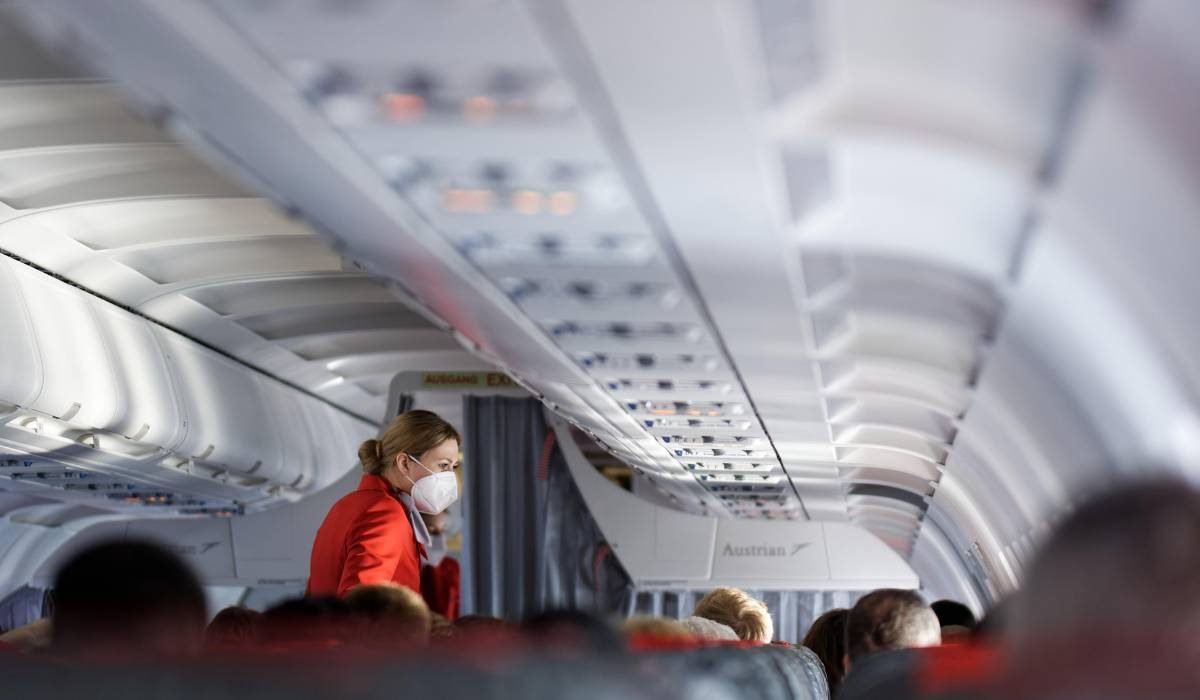 Book Domestic & International Flights Tickets (4)